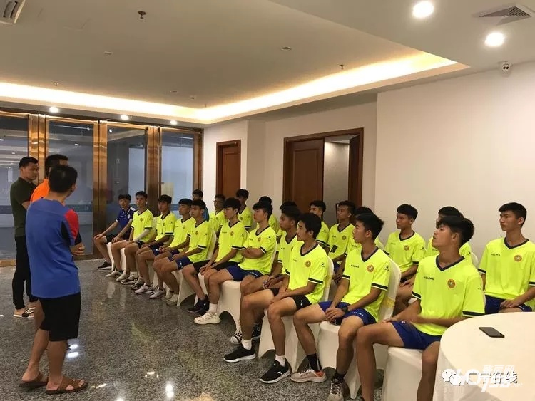 中国足球小将点赞得冠军,点赞汕尾少年足球队夺全国赛桂冠