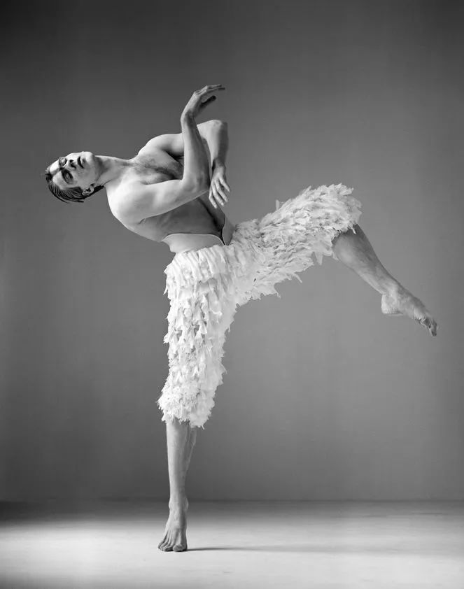 乔治小王子闹脾气视频,乔治小王子被吓哭