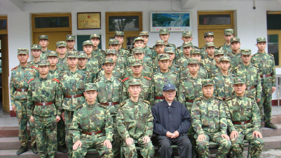 他是谁，竟被*伯承刘**、*小平邓**夸“立了奇功”