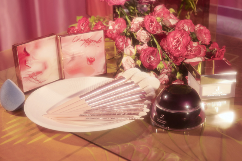 国外美妆DTC品牌,一年卖1亿的化妆品