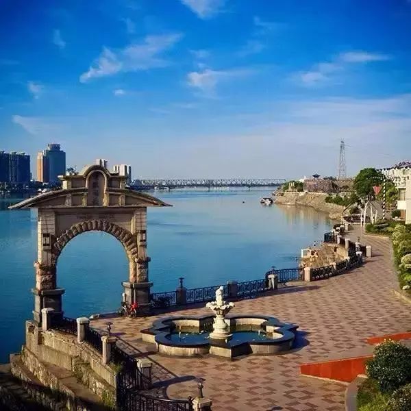 我叫襄阳，这是我的最新名片