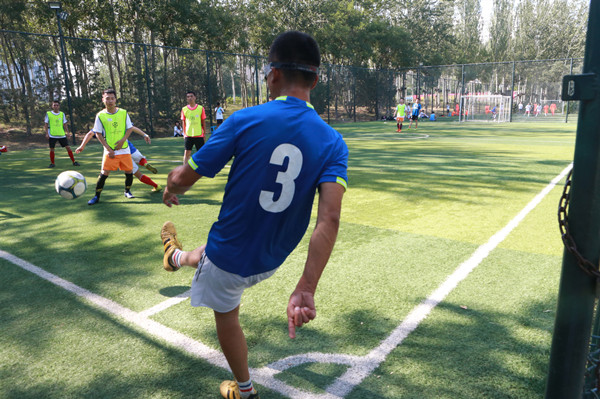 足球运动员秀脚法,足球职业选手秀脚法