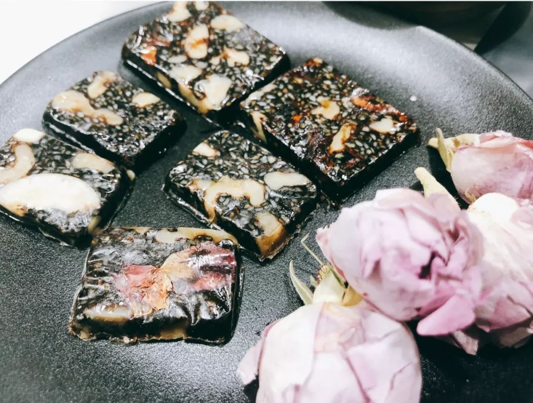 人间富贵花的颜值变化,被人夸人间富贵花回复什么更美