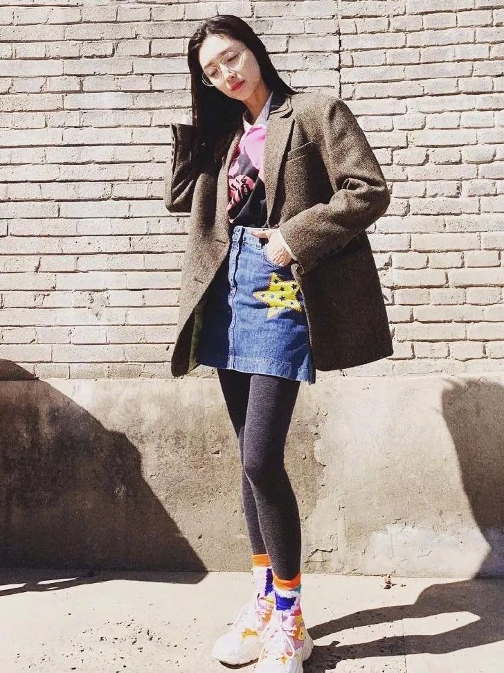 杨幂同款粉色袜子最新款,杨幂同款黑透肤打底袜夏天