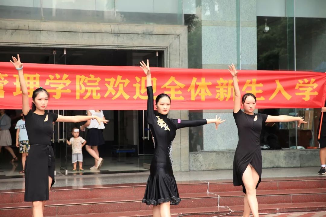 一中新生报到,新生报到迎新生