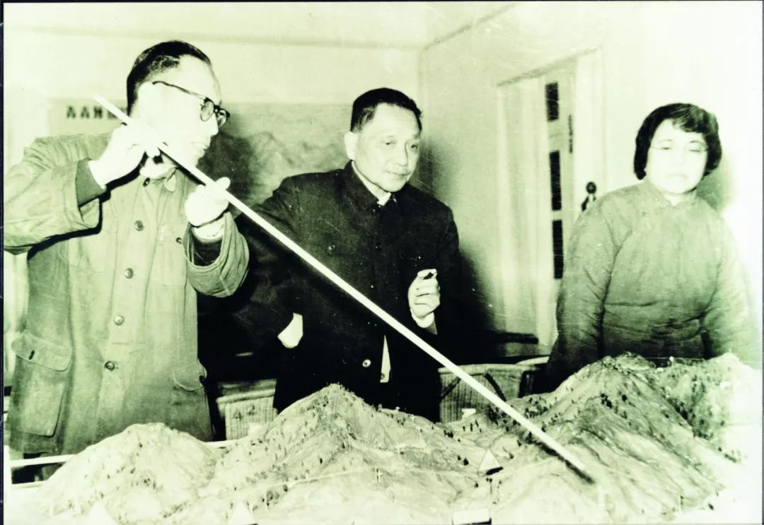 壮丽70年奋斗新时代第一讲,壮丽70年奋斗新时代高清图