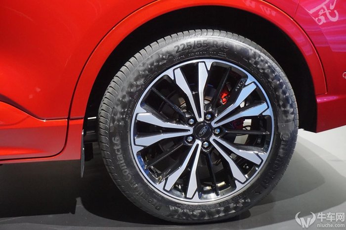 法兰克福车展：更精致饱满实拍福特全新一代Kuga（翼虎）