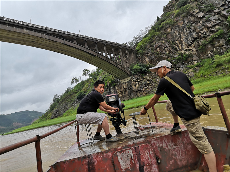 首钓官道狂拉草快乐才是垂钓的根本