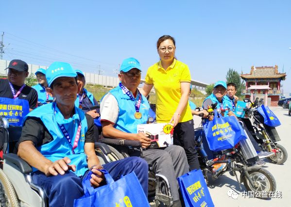 山西香丹清商贸有限公司携手忻州九康大药房慰问脊髓损伤残友