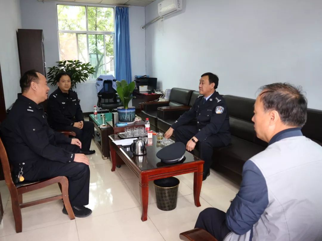 中秋我在岗公安团圆饭,中秋佳节我在岗万家灯火我守护