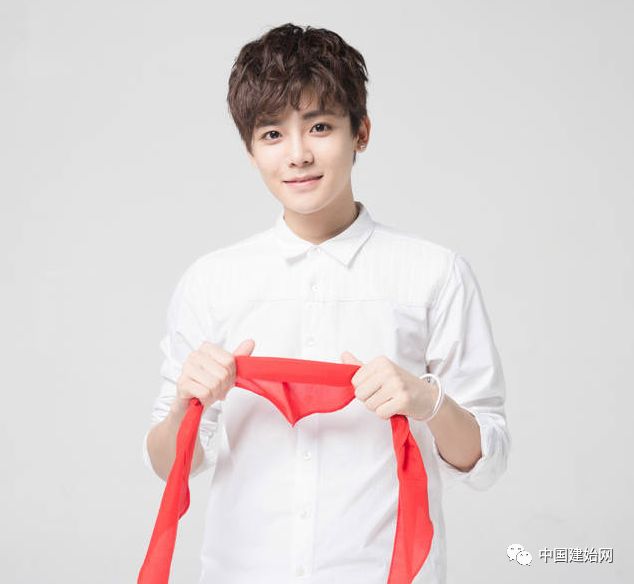 有一档大型公益节目正在建始拍摄，你家明昊小哥哥来助阵啦