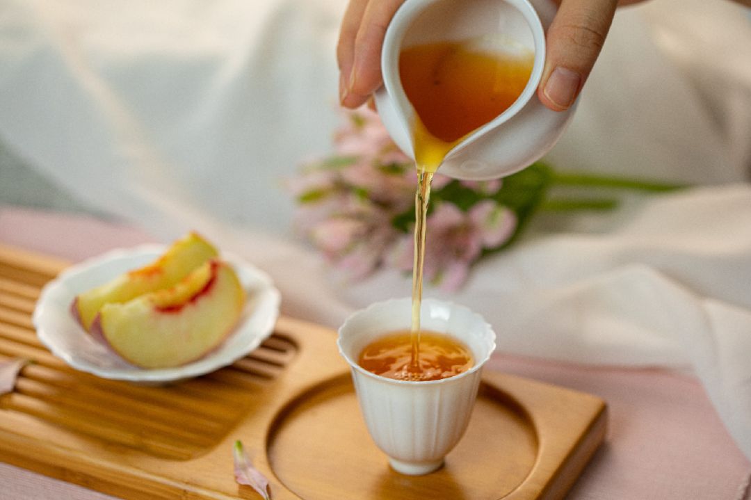 蜜桃成熟后，乌龙正当时