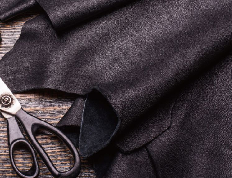 奥黛丽赫本钟爱的猫跟鞋,奥黛丽赫本尖头小黑鞋