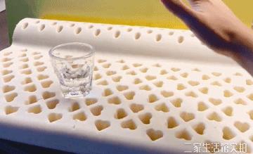 床上加一个床,床上加一个枕头睡觉