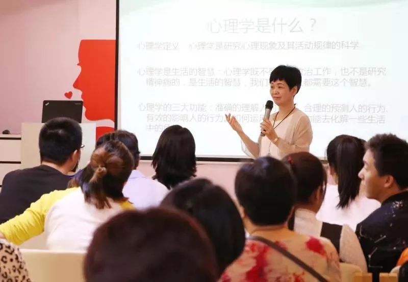 妇联十大暖心活动,妇联开展关爱服务行动