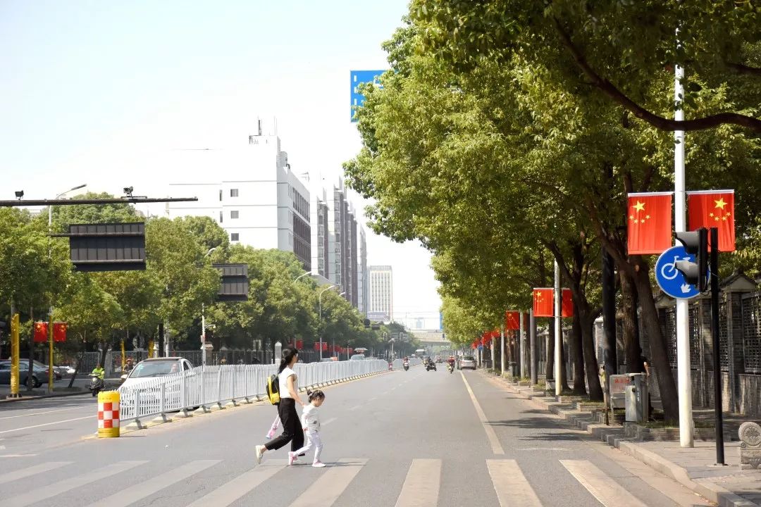 五星红旗你是我的骄傲童声版,五星红旗你是我的骄傲歌词原唱