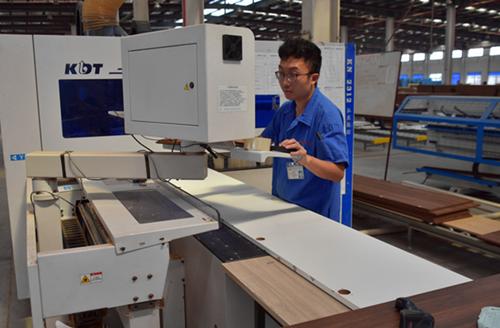 央视记者暗访污染厂,央视记者暗访污染大企业