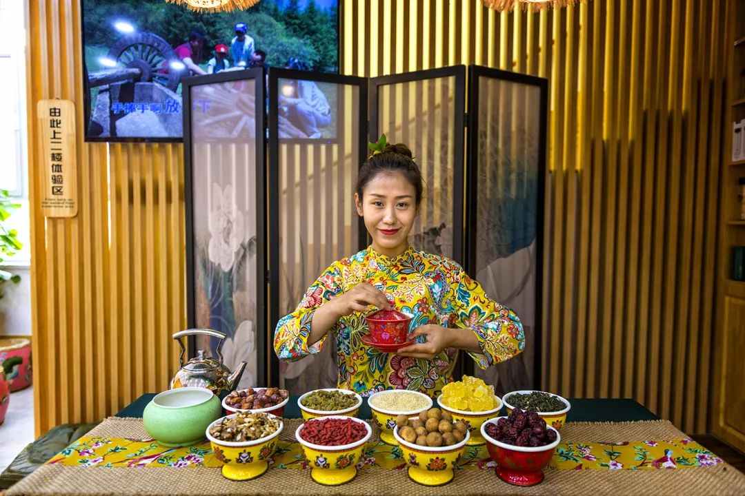 十一必游额济纳胡杨林,十一离宁夏近有草原的旅游推荐