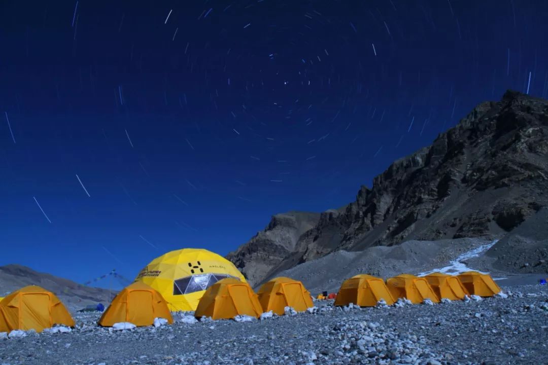 真实的珠峰多少米,真实攀登珠峰第二台阶