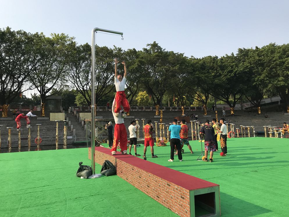 假日中一道靓丽的风景,假日里那个忙碌的身影