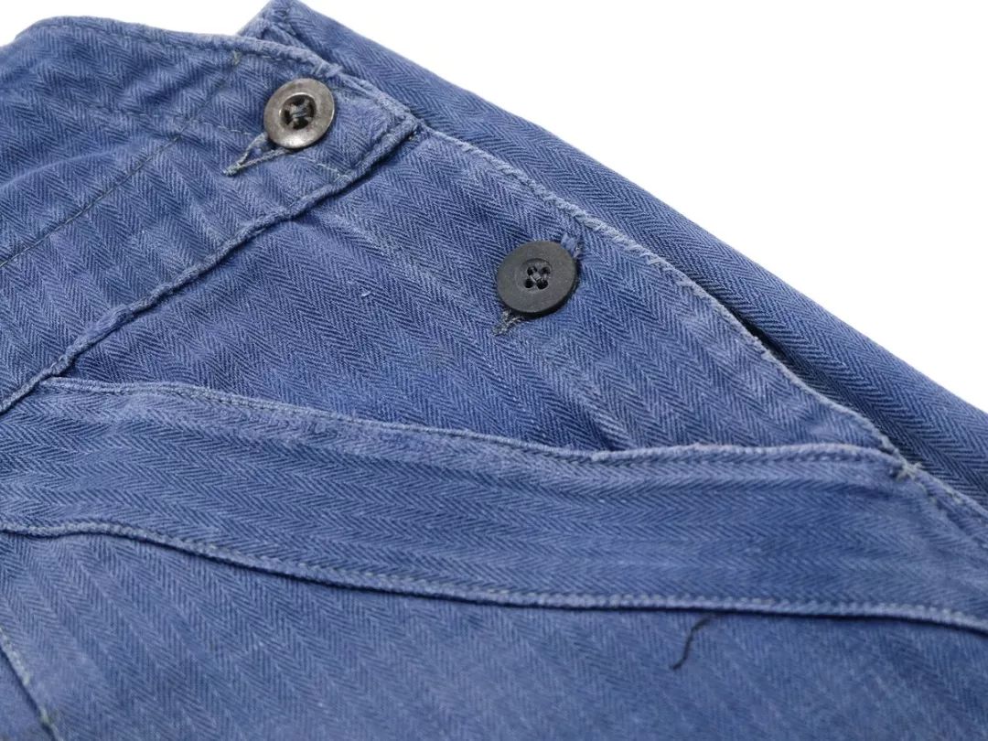 推荐女生穿的背带裤,敢穿背带裤的女孩