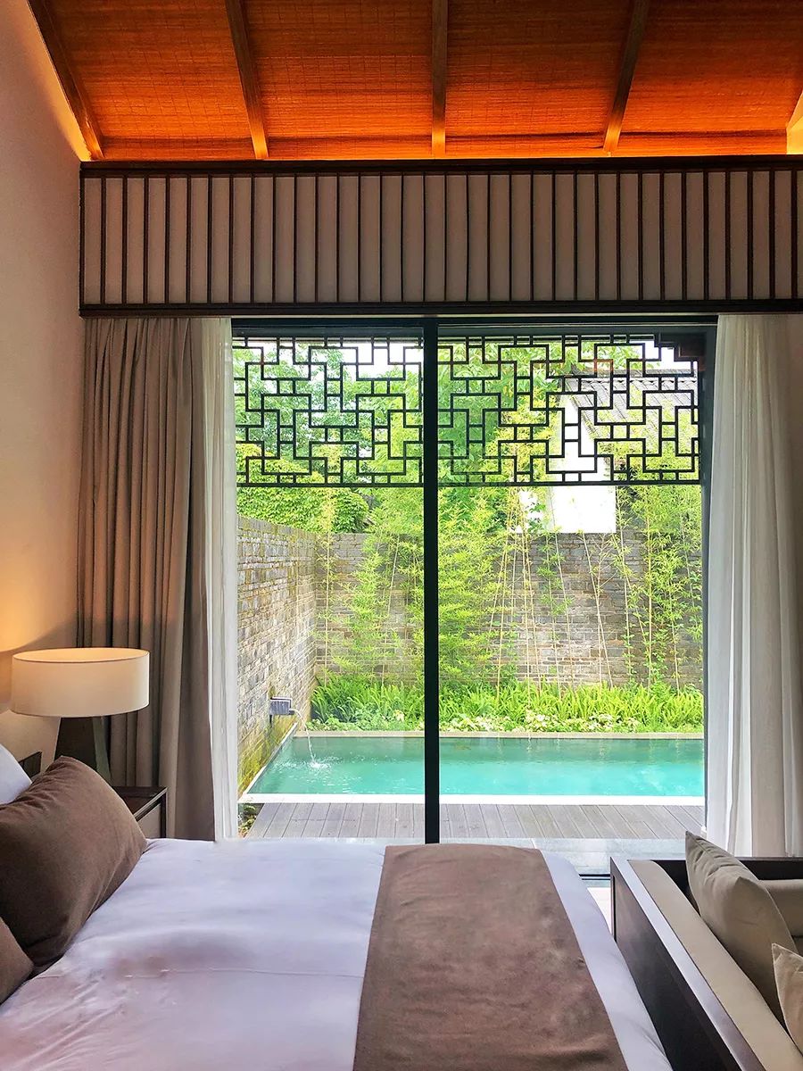 国庆在阳朔度过了不输巴厘岛的假期，全因这家藏在秘境山水里的宝藏酒店