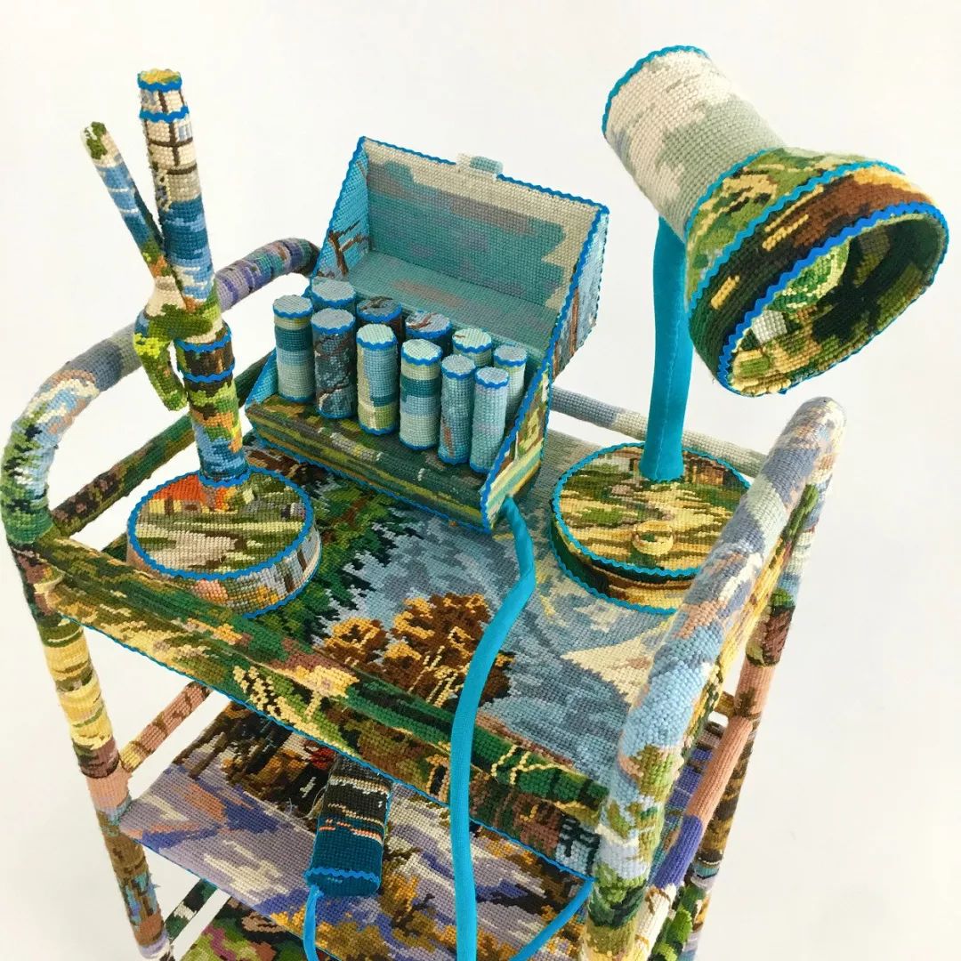 济公登《男人装》“俏杀”杨幂；香奈儿给“老干妈”提鞋？“DNA”螺旋造房...「设计烩报235期」