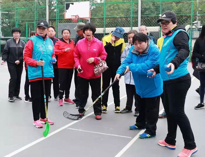 绿茵场上逐梦,绿茵场上尽情驰骋追逐足球梦