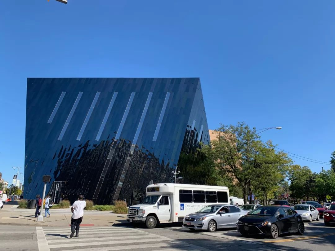 凤凰艺术的展评,凤凰艺术刘老师