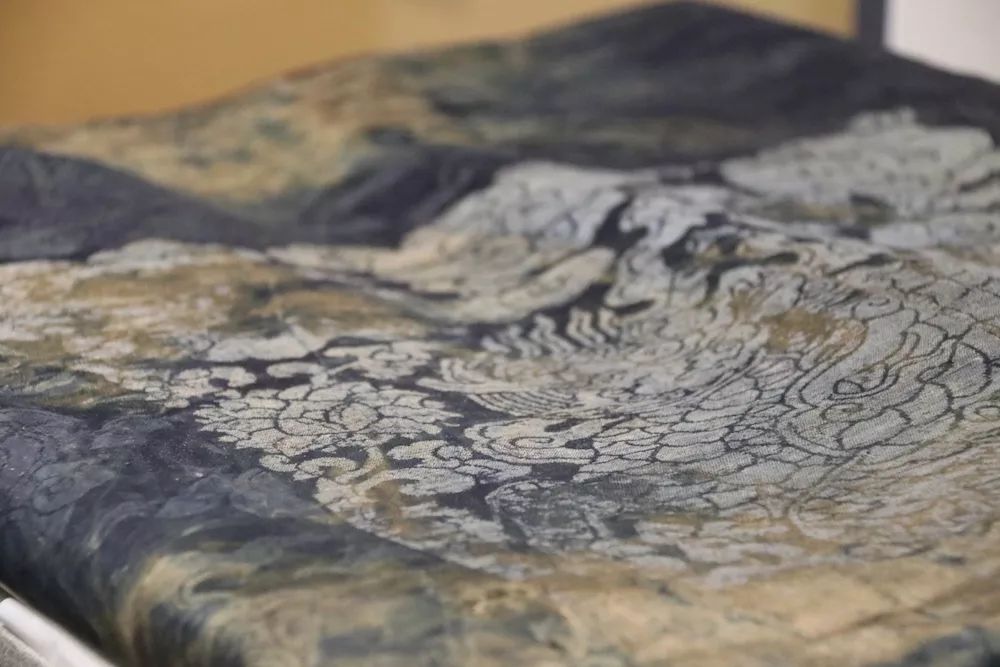 卡地亚满钻手镯窄版高定,卡地亚新款手镯时尚减龄黄金