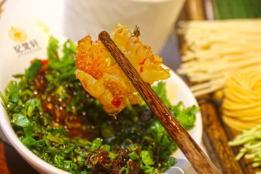 有多少人路过希望广场「纪梵轩」，和我一样好奇这是一家怎样的新店？