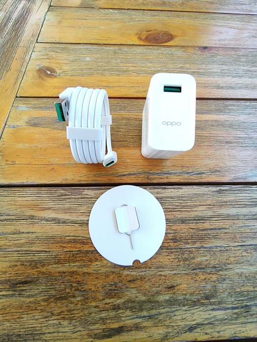 OPPOK5开箱上手:6400万超清四摄+30W闪充赛博金属意外好看