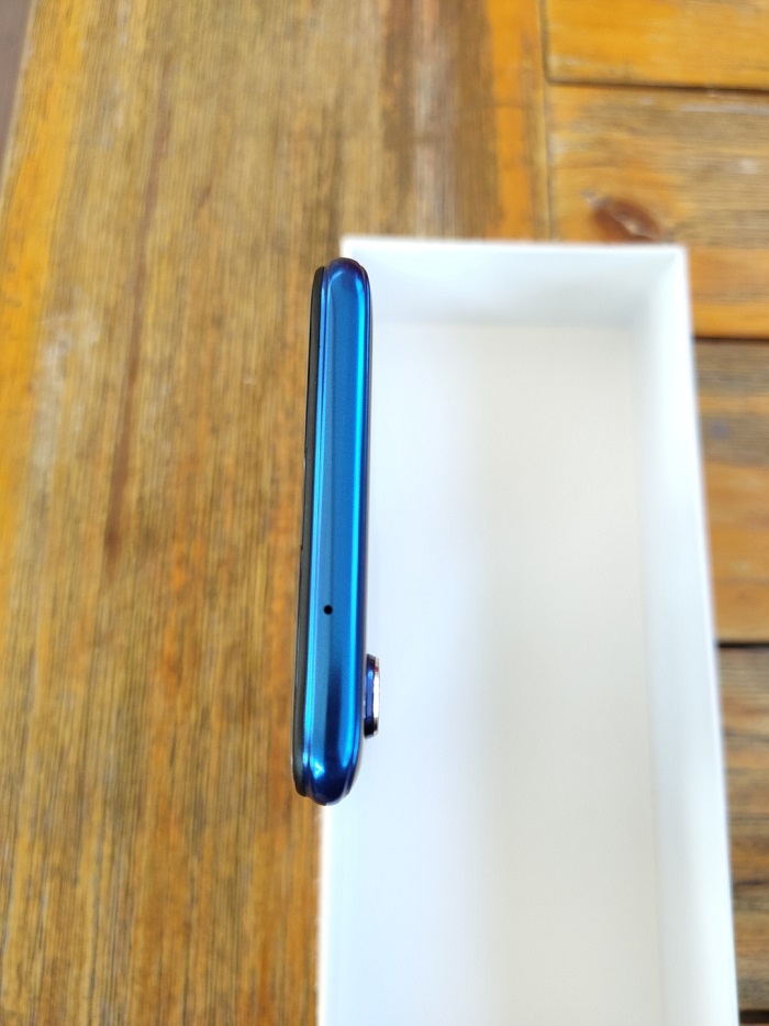 OPPOK5开箱上手:6400万超清四摄+30W闪充赛博金属意外好看