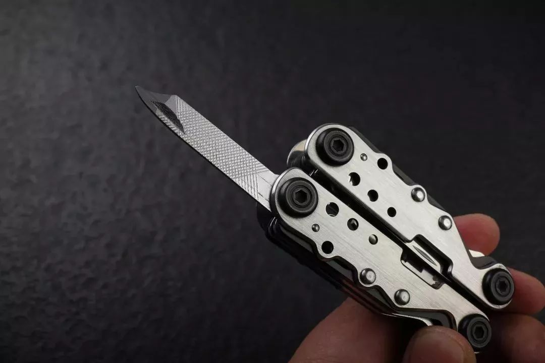 瑞士*刀军**算个屁！能顶半个工具箱的男人掌心玩物，竟有10种用途