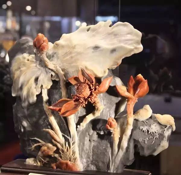 美玉“开花”,艳而不俗