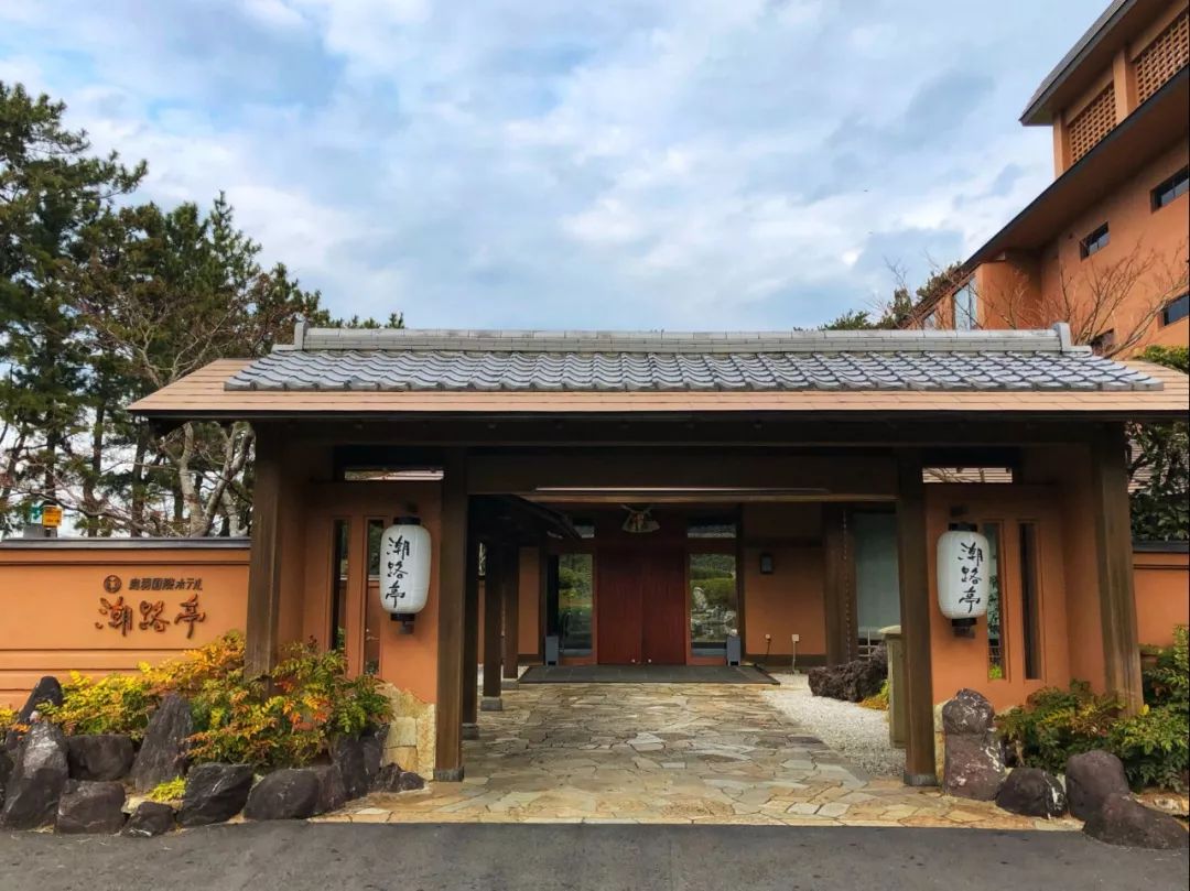 泡全球仅一家的珍珠温泉，上小众景美的雪场滑雪，99%游客都不知道的日本玩法