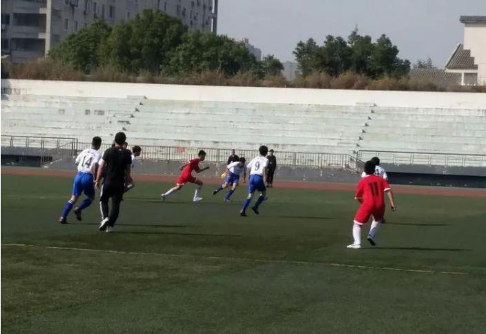 莫说国足腿脚软，南陵少年当自强