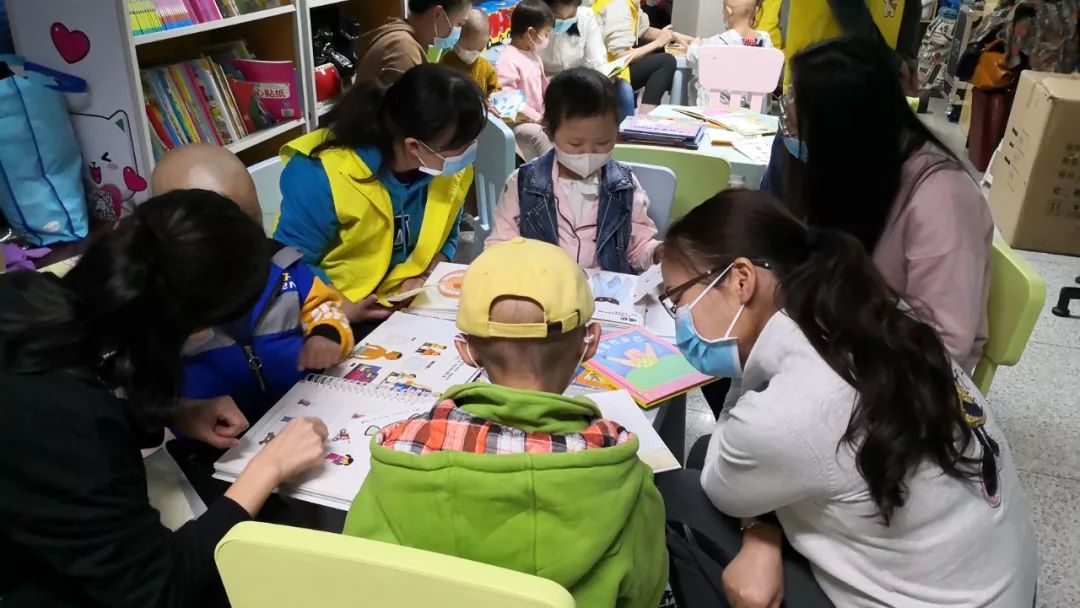 葵花籽与小天使的相遇——记走进四川省人民医院儿童血液肿瘤科病房活动