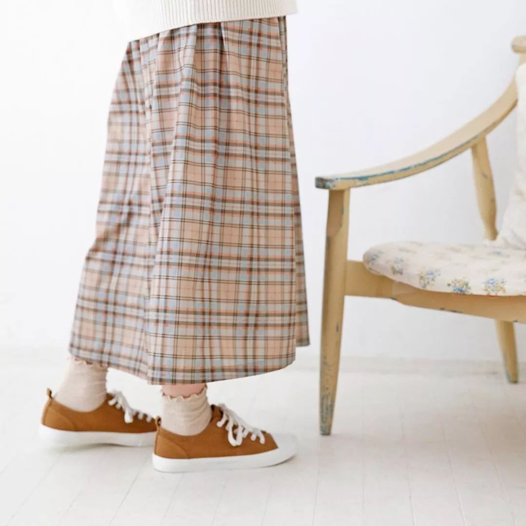 日杂少女改变风格,复古森女文艺优雅穿搭