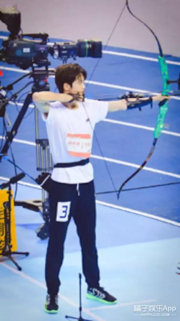 “伪运动会”综艺看了吗？这俩男的真是好绝