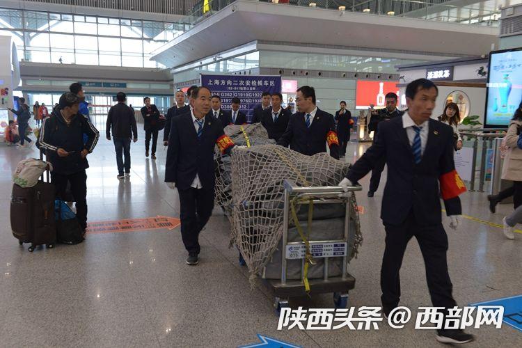 叮你的快递已到达请查收图片,叮你的快递已到达表情包