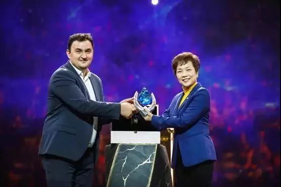 福州英雄联盟冠军,英雄联盟17岁全球总冠军