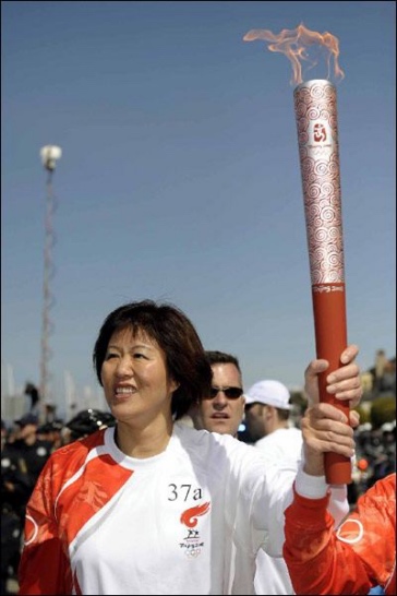 联想签约女排,联想女排