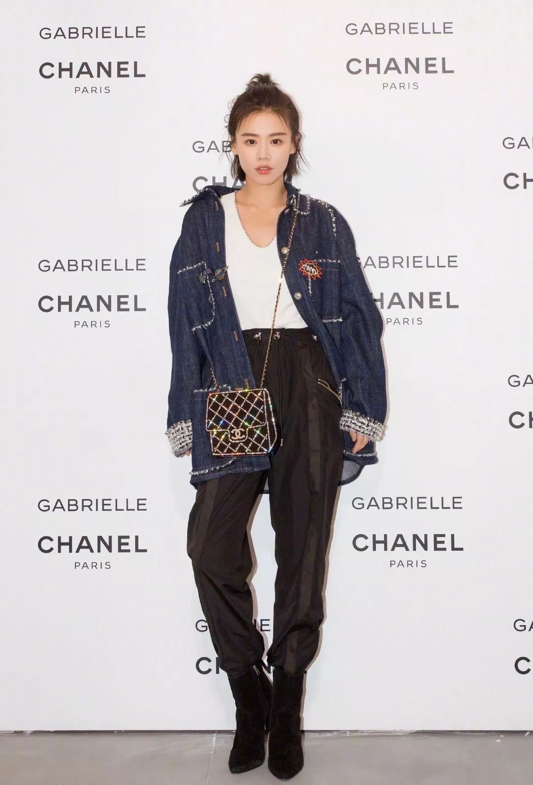 香奈儿发布会各路明星都来捧场,香奈儿回应包15分钟原视频