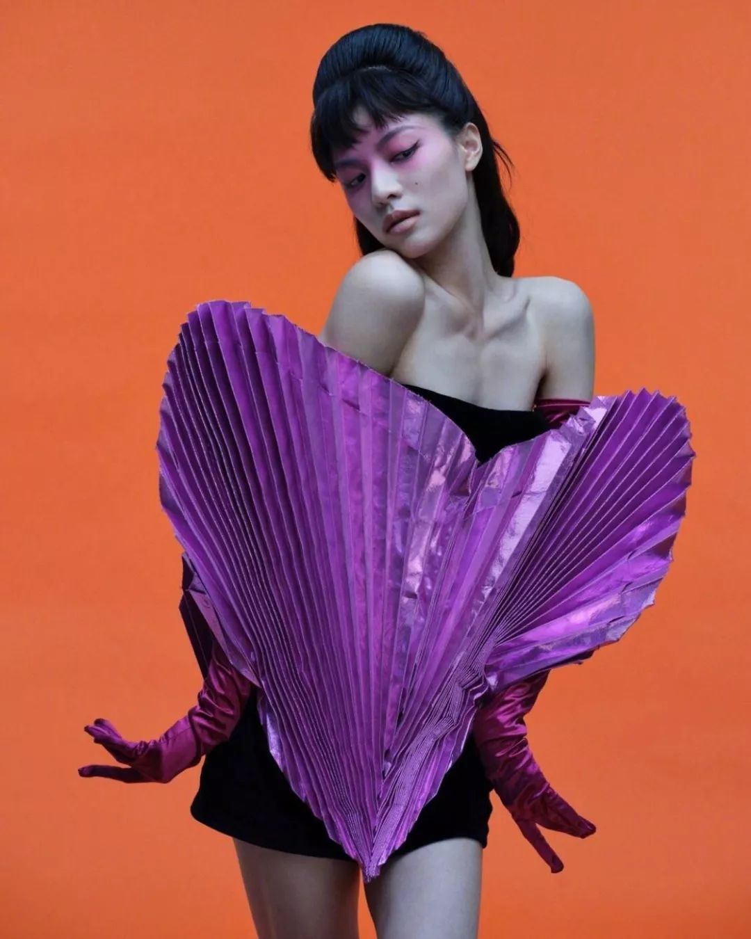 钟楚曦新中式穿搭同款,高级脸的钟楚曦独爱港风式穿搭