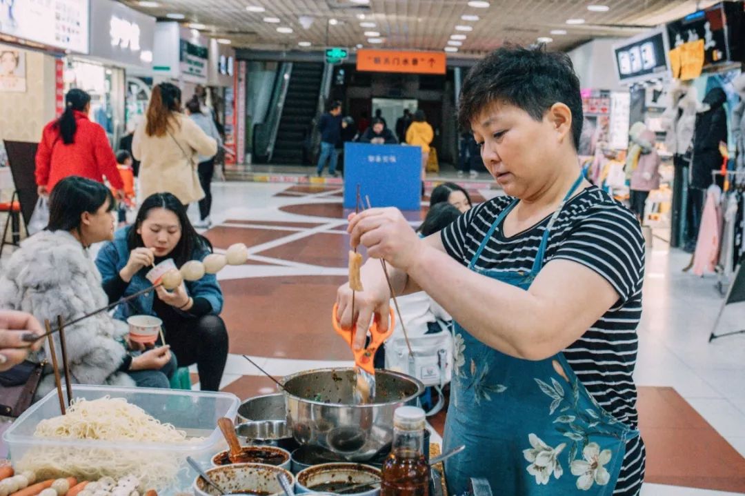 重庆地下商场建议去么,地下商场重庆