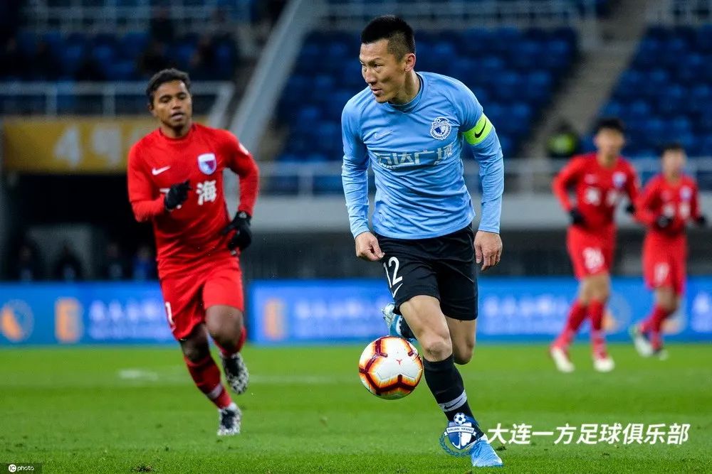 「蓝·战报」小将周潇攻入个人中超首球大连一方客场1-5天津天海