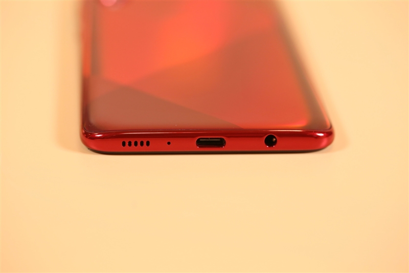 中端机还能如此漂亮三星GalaxyA70s评测：最轻薄的6400万三摄之作