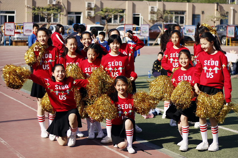 近期在唐山举办的小学生足球比赛,唐山市光明实验小学足球队