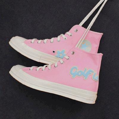 今年秋冬最流行的四双鞋,初春穿这4双鞋子经典又时髦